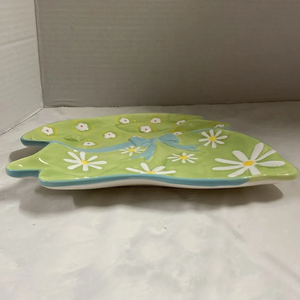 Pier 1 Easter Bunny Rabbit Hand Painted Dolomite Cookie Treats Plate Daisies